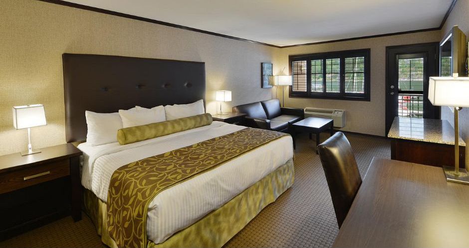 Comfortable and spacious rooms for families, couples, and solo skiers. Photo: Prestige Lakeside Resort - image_7